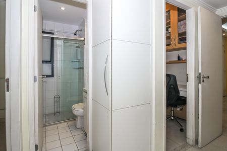 Apartamento para alugar com 88m², 3 quartos e 2 vagas Apartamento para alugar com 88m², 3 quartos e 2 vagasRoupeiro