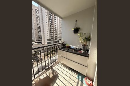 Apartamento à venda com 64m², 2 quartos e 1 vaga Apartamento à venda com 64m², 2 quartos e 1 vagaVaranda