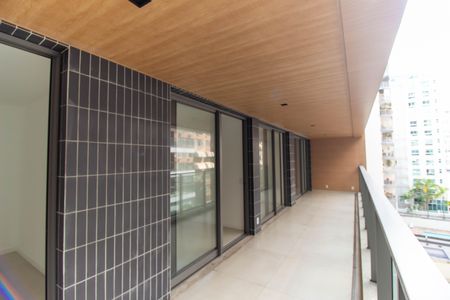 Apartamento à venda com 214m², 4 quartos e 2 vagas