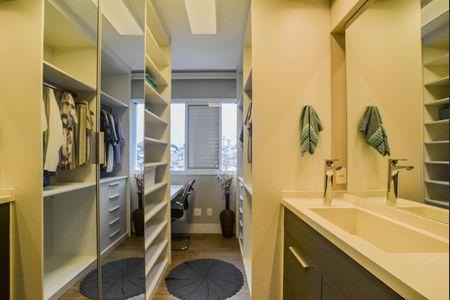 Apartamento à venda com 60m², 1 quarto e 1 vaga Apartamento à venda com 60m², 1 quarto e 1 vagaCloset da suíte