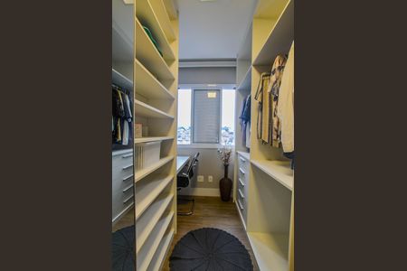Apartamento à venda com 60m², 1 quarto e 1 vaga Apartamento à venda com 60m², 1 quarto e 1 vagaCloset da suíte