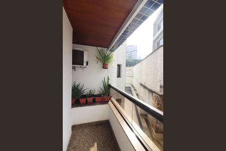 Apartamento à venda com 160m², 4 quartos e 3 vagasSuíte 1 Sacada