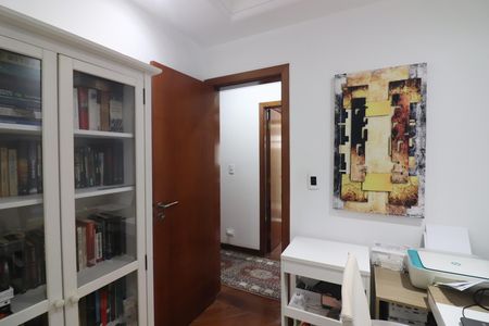 Apartamento à venda com 160m², 4 quartos e 3 vagasEscritório