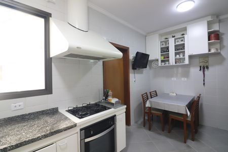 Apartamento à venda com 160m², 4 quartos e 3 vagasCozinha 