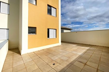 Apartamento à venda com 111m², 2 quartos e 2 vagas Apartamento à venda com 111m², 2 quartos e 2 vagasVaranda