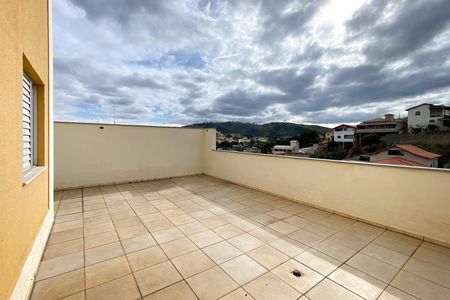 Apartamento à venda com 111m², 2 quartos e 2 vagas Apartamento à venda com 111m², 2 quartos e 2 vagasVaranda