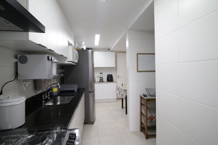 Apartamento à venda com 129m², 4 quartos e 2 vagasCozinha