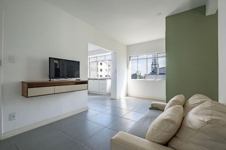 Sala/Cozinha de apartamento à venda com 2 quartos, 59m² em Cerqueira César, São Paulo