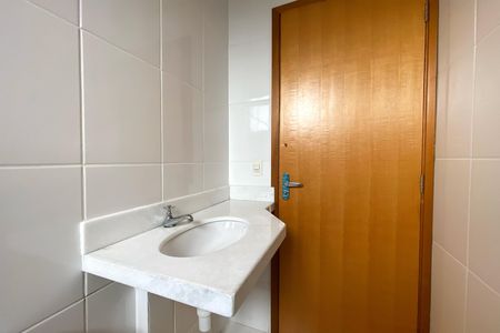 Apartamento à venda com 55m², 2 quartos e 2 vagas Apartamento à venda com 55m², 2 quartos e 2 vagasBanheiro