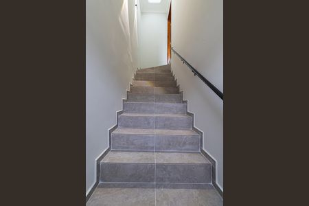 Casa para alugar com 105m², 3 quartos e sem vaga Casa para alugar com 105m², 3 quartos e sem vagaEscada