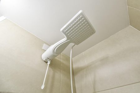 Banheiro de kitnet/studio para alugar com 1 quarto, 24m² em Chácara Klabin, São Paulo