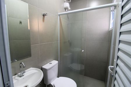 Banheiro do Quarto 1 de kitnet/studio para alugar com 1 quarto, 30m² em Jardim Bonfiglioli, São Paulo