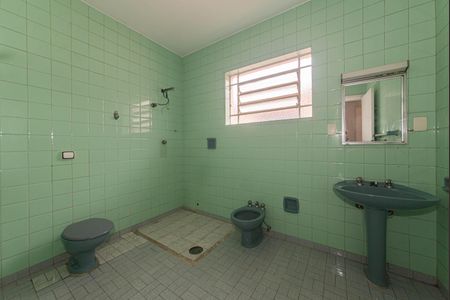 Casa para alugar com 170m², 3 quartos e 2 vagas Casa para alugar com 170m², 3 quartos e 2 vagasBanheiro
