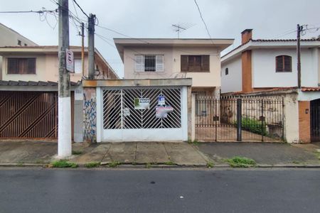 Casa para alugar com 170m², 3 quartos e 2 vagas Casa para alugar com 170m², 3 quartos e 2 vagasFachada