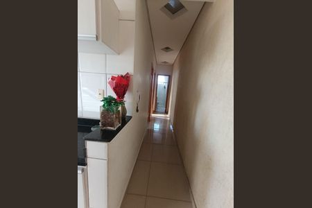 corredor de apartamento à venda com 3 quartos, 130m² em Europa, Contagem