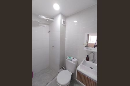 Banheiro  de apartamento para alugar com 2 quartos, 38m² em Jardim São Luís, São Paulo