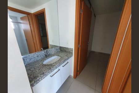 Banheiro de apartamento para alugar com 1 quarto, 45m² em Centro, Belo Horizonte