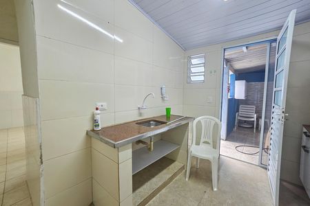 Casa para alugar com 65m², 2 quartos e 4 vagas