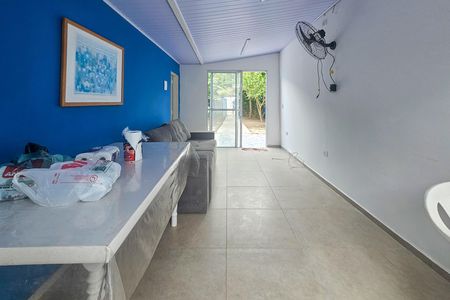 Casa para alugar com 65m², 2 quartos e 4 vagas