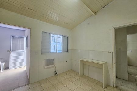 Casa para alugar com 65m², 2 quartos e 4 vagas