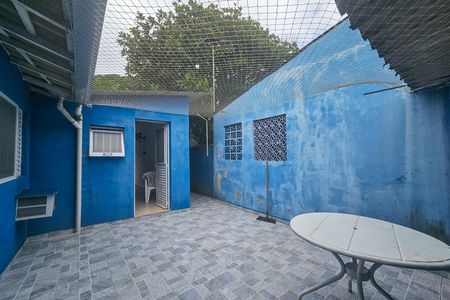 Casa para alugar com 65m², 2 quartos e 4 vagas