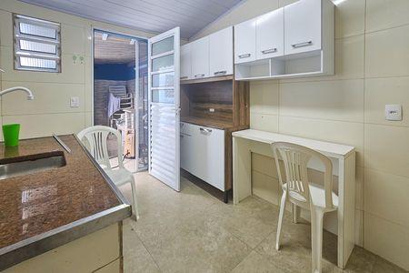Casa para alugar com 65m², 2 quartos e 4 vagas
