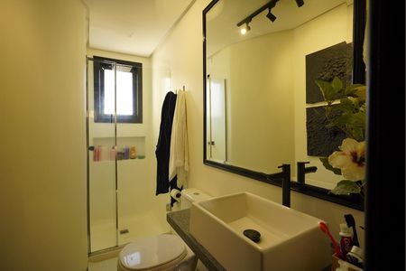 Banheiro de apartamento para alugar com 1 quarto, 50m² em Petrópolis, Porto Alegre