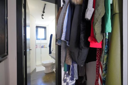 Banheiro de apartamento para alugar com 1 quarto, 50m² em Petrópolis, Porto Alegre