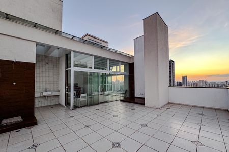 Apartamento à venda com 220m², 3 quartos e 3 vagas Apartamento à venda com 220m², 3 quartos e 3 vagasÁrea gourmet