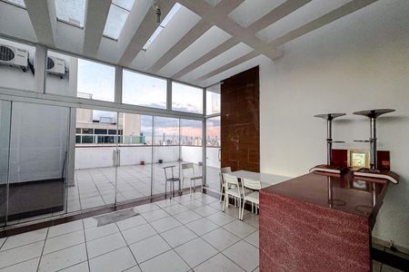 Apartamento à venda com 220m², 3 quartos e 3 vagas Apartamento à venda com 220m², 3 quartos e 3 vagasÁrea gourmet