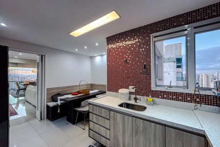 Apartamento à venda com 220m², 3 quartos e 3 vagas Apartamento à venda com 220m², 3 quartos e 3 vagasCozinha