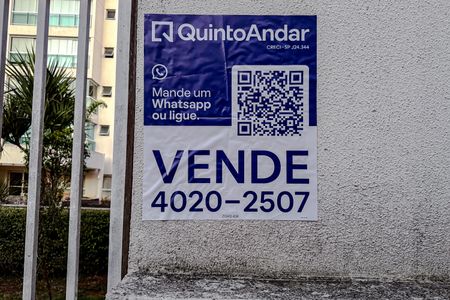 Apartamento à venda com 220m², 3 quartos e 3 vagas Apartamento à venda com 220m², 3 quartos e 3 vagasPlaquinha
