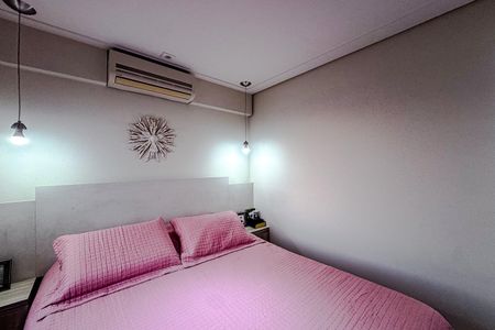 Apartamento à venda com 220m², 3 quartos e 3 vagas Apartamento à venda com 220m², 3 quartos e 3 vagasQuarto 1 - Suíte