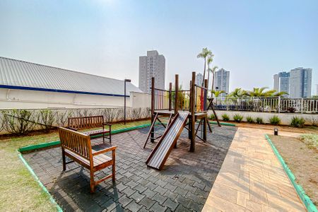 Apartamento à venda com 220m², 3 quartos e 3 vagasÁrea comum - Playground