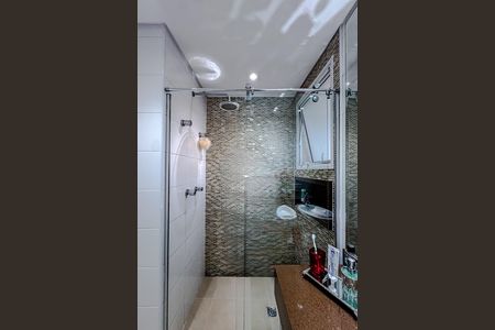 Apartamento à venda com 220m², 3 quartos e 3 vagas Apartamento à venda com 220m², 3 quartos e 3 vagasBanheiro da Suíte 1
