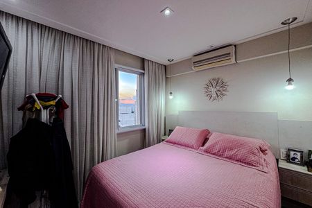 Apartamento à venda com 220m², 3 quartos e 3 vagas Apartamento à venda com 220m², 3 quartos e 3 vagasQuarto 1 - Suíte