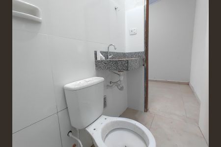 Banheiro de casa para alugar com 1 quarto, 45m² em Pacaembu, Uberlândia