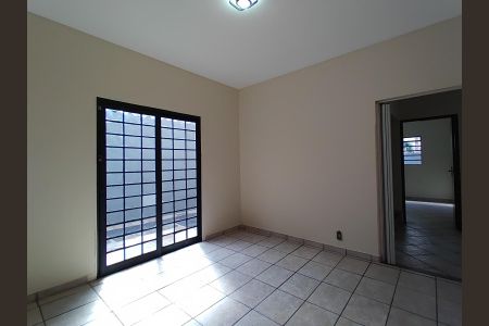 Casa para alugar com 300m², 6 quartos e 2 vagasSala