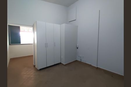 Casa para alugar com 220m², 4 quartos e 2 vagas
