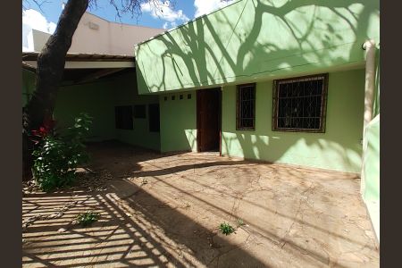Casa para alugar com 220m², 4 quartos e 2 vagas