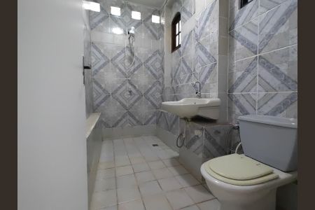 Casa para alugar com 220m², 4 quartos e 2 vagas Casa para alugar com 220m², 4 quartos e 2 vagasBanheiro 2