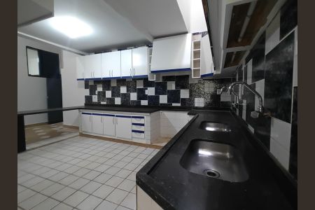 Cozinha de casa para alugar com 4 quartos, 220m² em Lídice, Uberlândia
