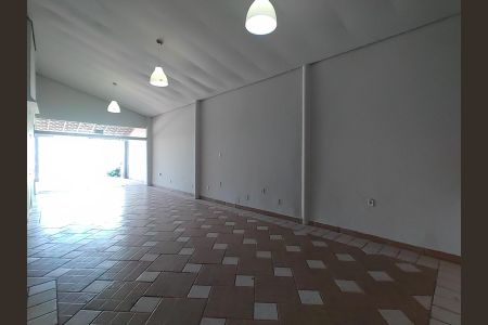 Casa para alugar com 220m², 4 quartos e 2 vagas Casa para alugar com 220m², 4 quartos e 2 vagasGaragem