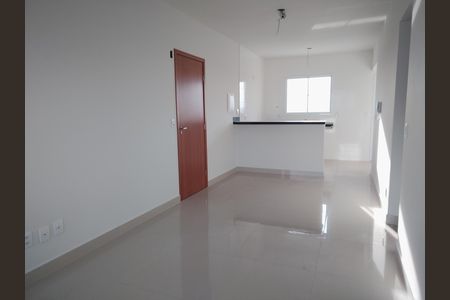 Sala de apartamento para alugar com 2 quartos, 48m² em Tibery, Uberlândia