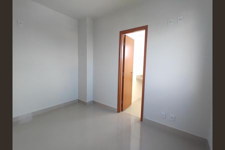 Quarto de apartamento para alugar com 2 quartos, 48m² em Tibery, Uberlândia