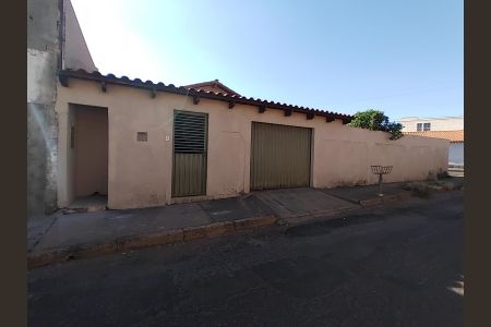 Casa para alugar com 140m², 3 quartos e 2 vagas