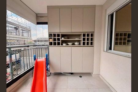 Apartamento à venda com 94m², 3 quartos e 2 vagas Apartamento à venda com 94m², 3 quartos e 2 vagasVaranda