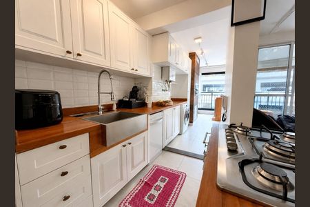 Apartamento à venda com 94m², 3 quartos e 2 vagas Apartamento à venda com 94m², 3 quartos e 2 vagasCozinha