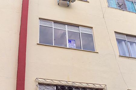 Apartamento à venda com 36m², 2 quartos e sem vaga Apartamento à venda com 36m², 2 quartos e sem vagaFachada do bloco com placa