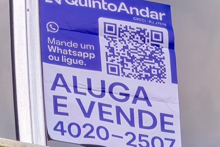 Apartamento à venda com 36m², 2 quartos e sem vaga Apartamento à venda com 36m², 2 quartos e sem vagaFachada do bloco com placa